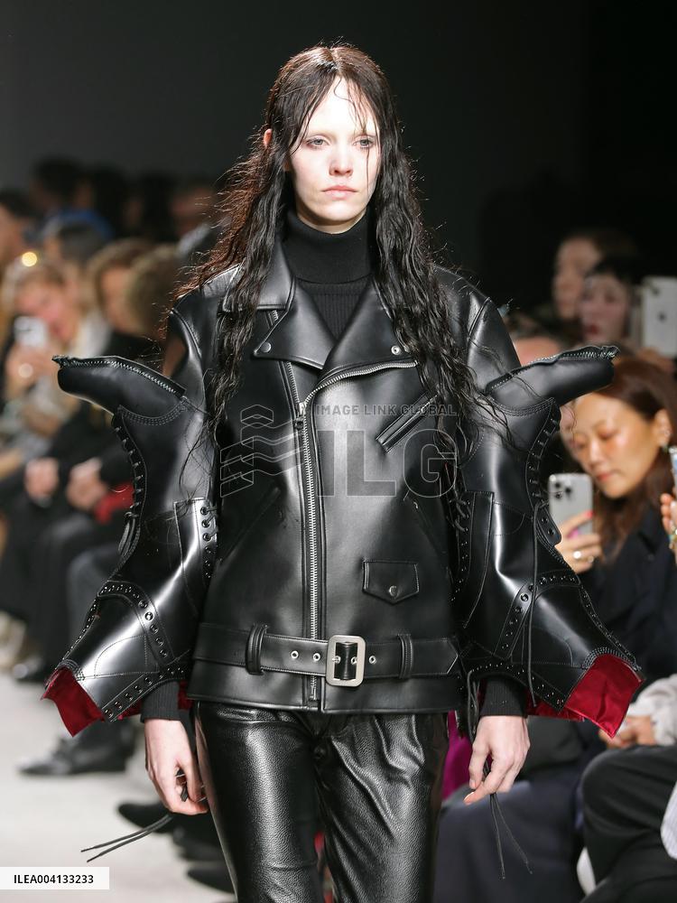 Alain-Gil Gonzalez - PFW - Junya Watanabe Runway - Bela