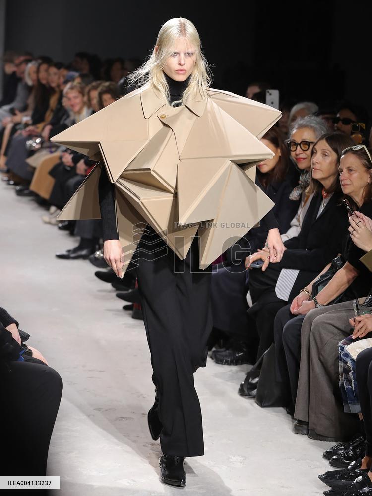 Alain-Gil Gonzalez - PFW - Junya Watanabe Runway - Bela