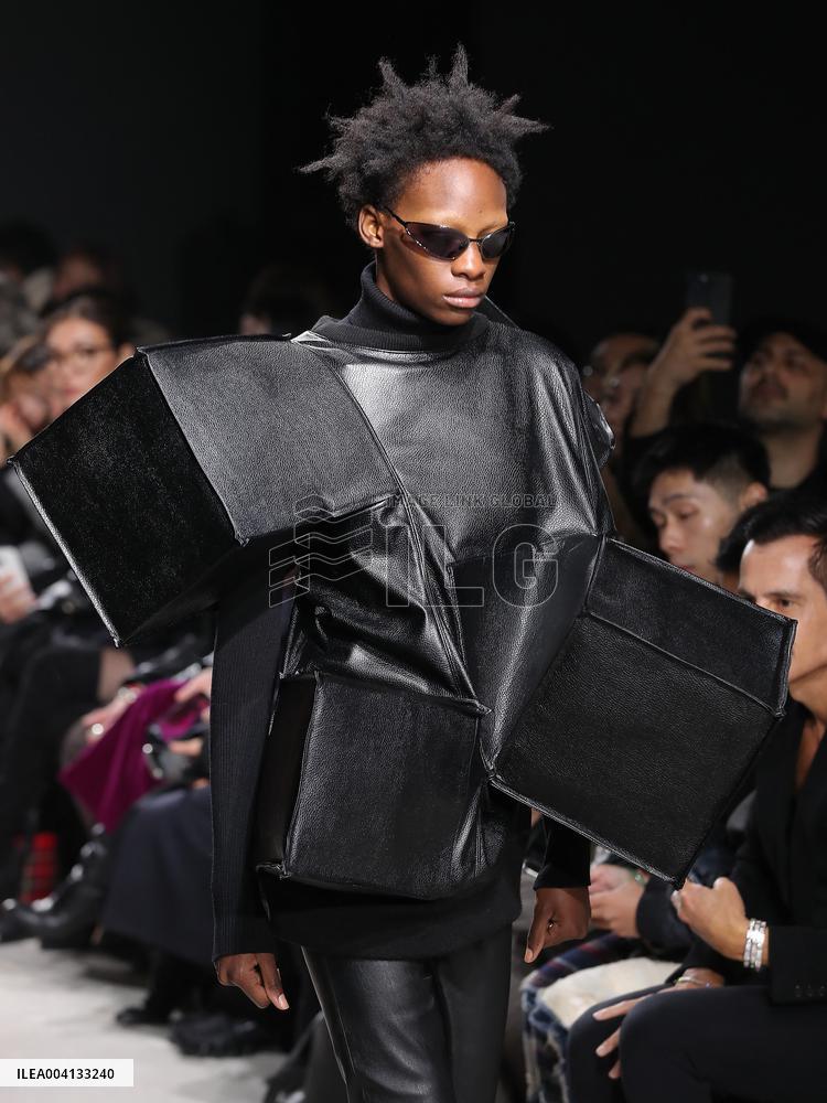 Alain-Gil Gonzalez - PFW - Junya Watanabe Runway - Bela