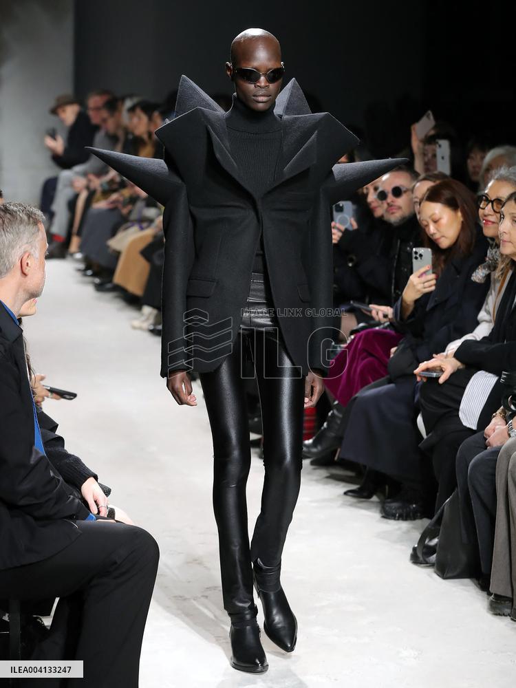 Alain-Gil Gonzalez - PFW - Junya Watanabe Runway - Bela