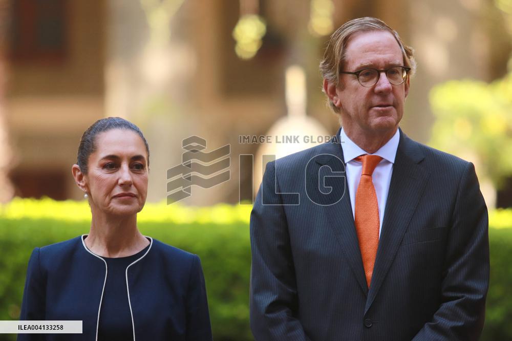 Ceremony Of The Tulip For the International Women's Day - Mexico