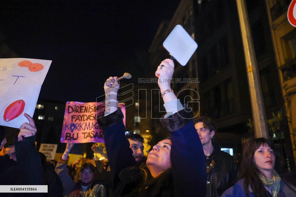 Women's Day Night March - Istanbul