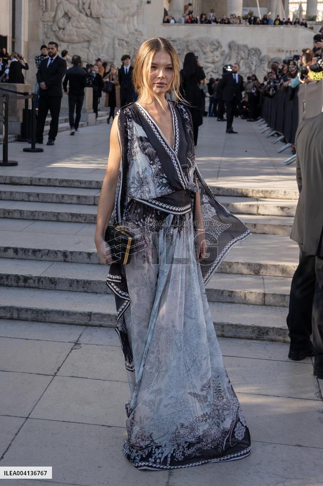 PFW - Elie Saab PAP - Arrivals NB