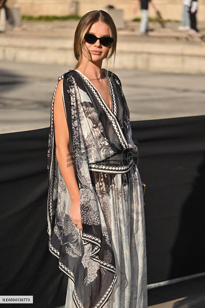 PFW Elie Saab Outside Arrivals