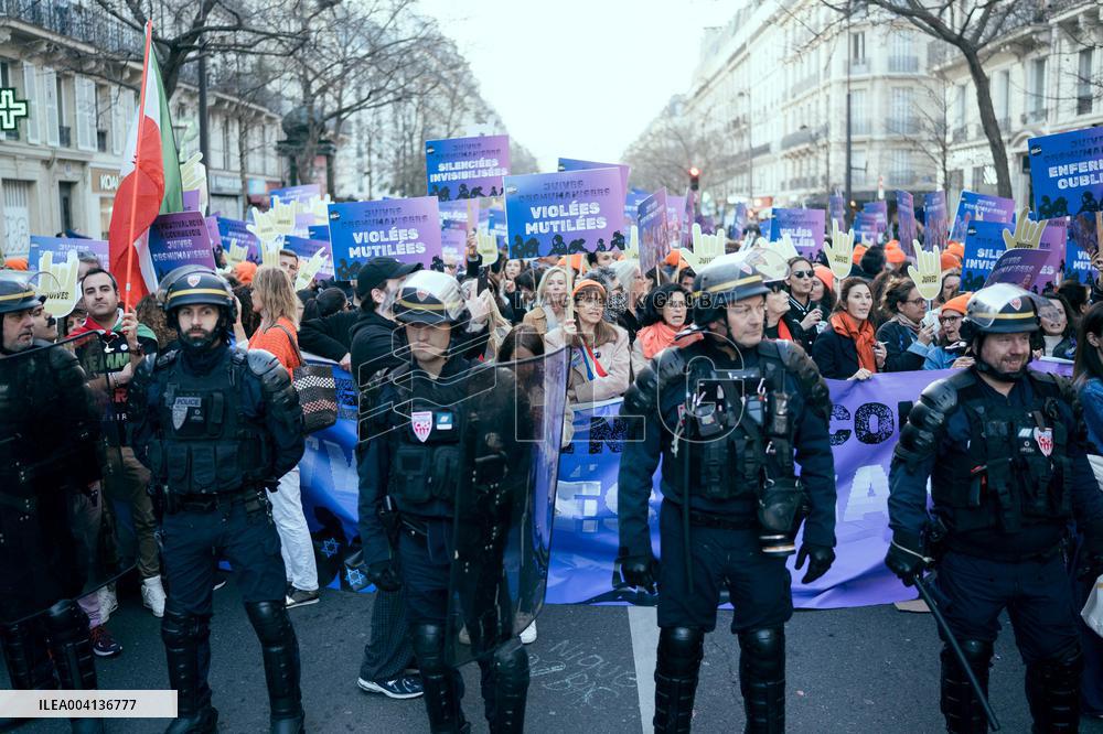 Nemesis collective during International Women's Day - Paris AJ