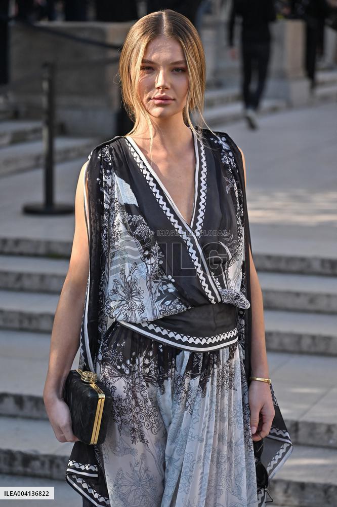 PFW Elie Saab Outside Arrivals