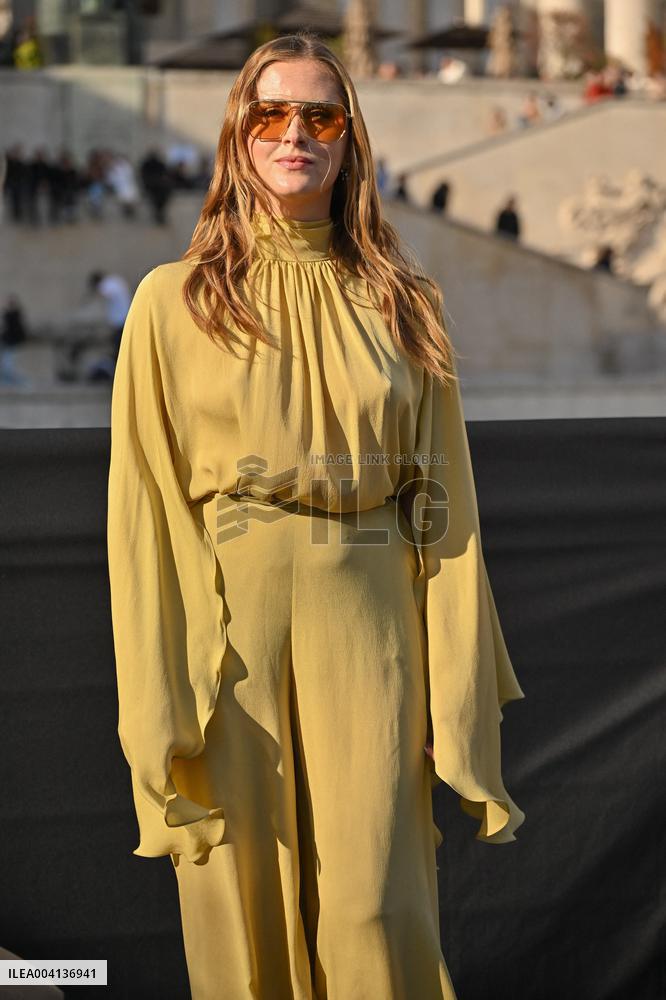 PFW Elie Saab Outside Arrivals