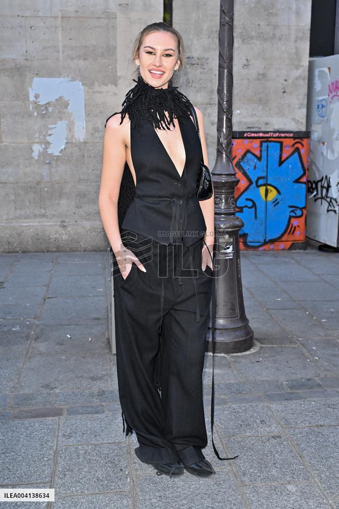 PFW Ann Demeulemeester Outside Arrivals