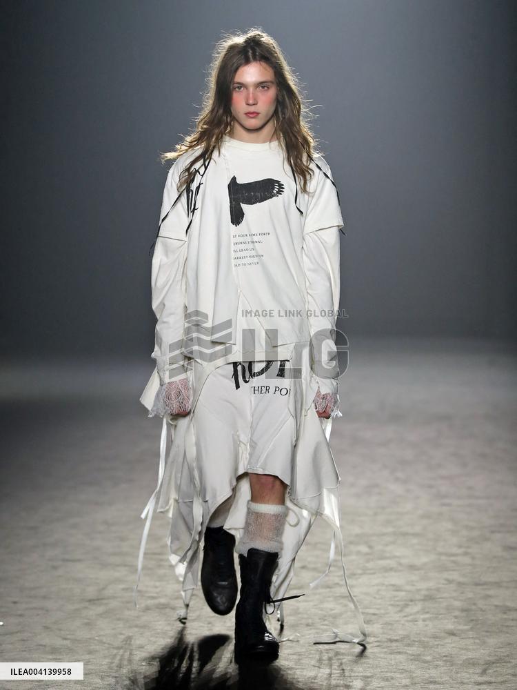 PFW - Ann Demeulemeester Runway