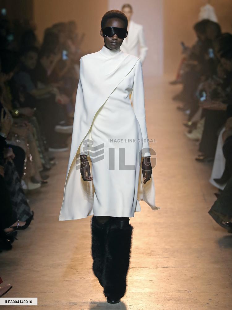 PFW - Elie Saab Runway