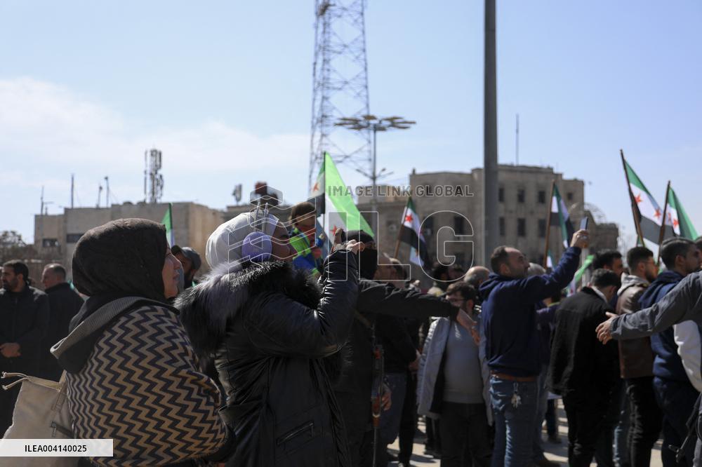 Demonstration in support of the new government - Aleppo