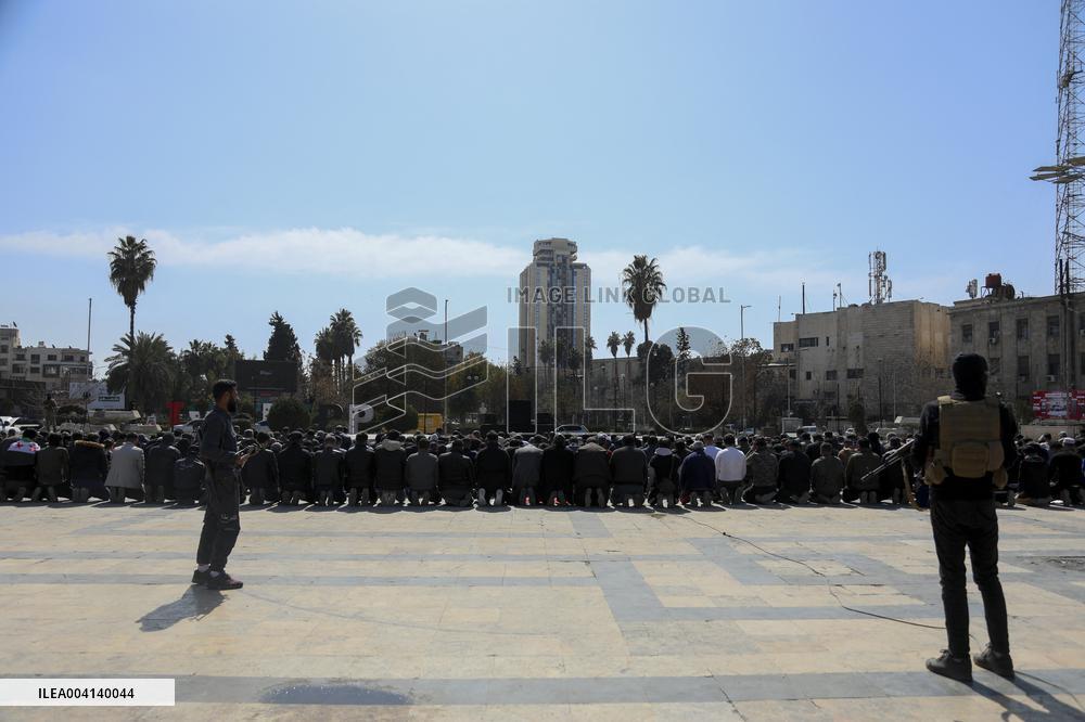 Demonstration in support of the new government - Aleppo