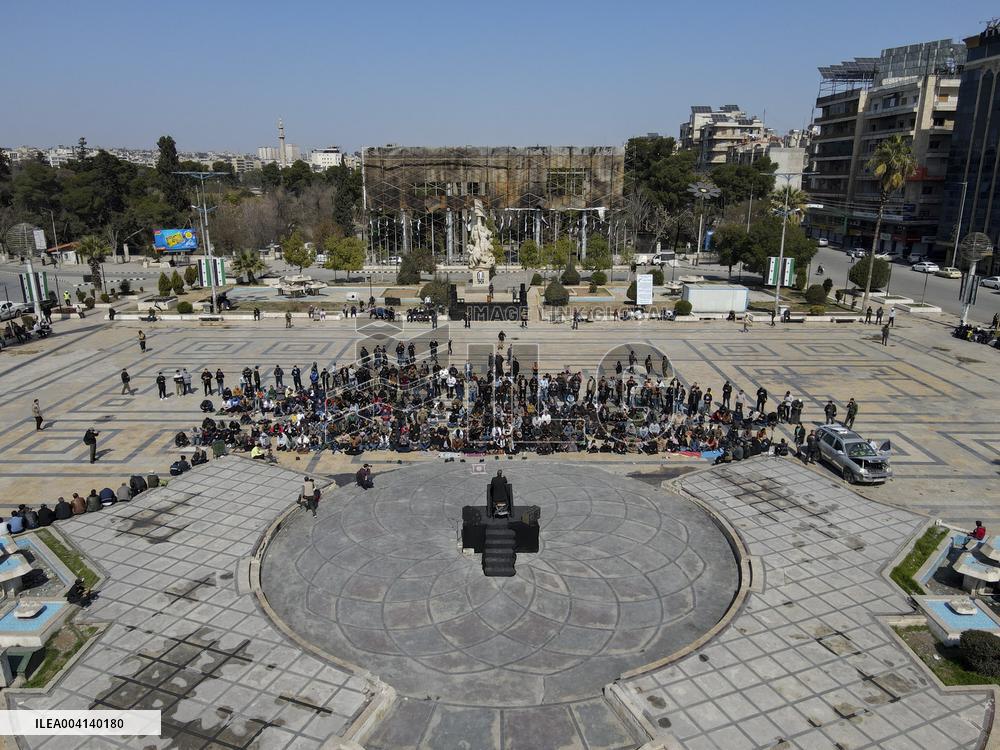 Demonstration in support of the new government - Aleppo