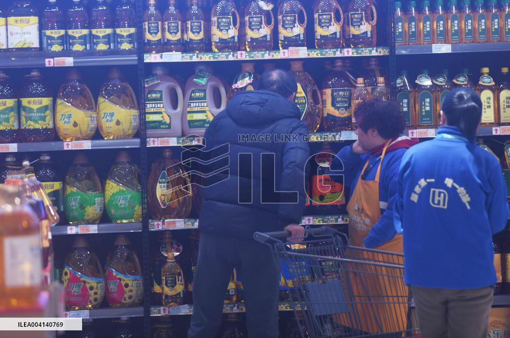 China Imposes 100% Tariff on Canadian Rapeseed Oil