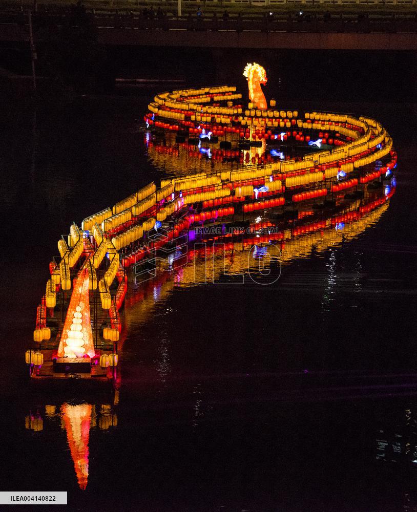 Golden Snake Lantern Boat in Zhangzhou