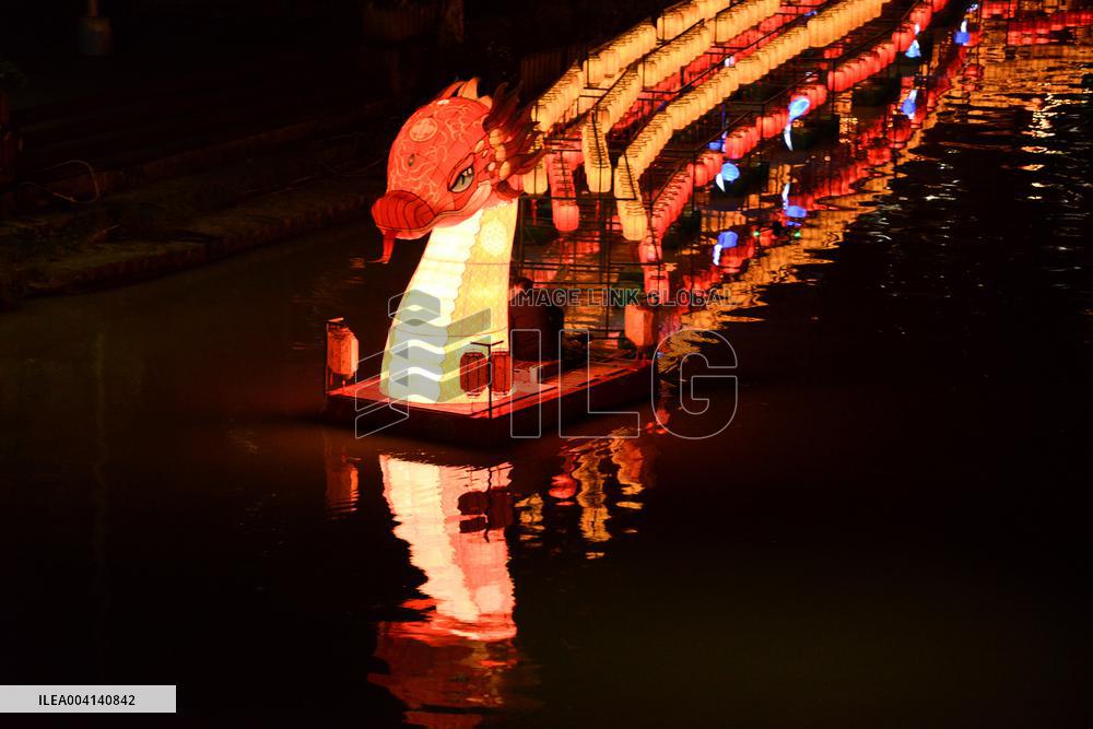 Golden Snake Lantern Boat in Zhangzhou