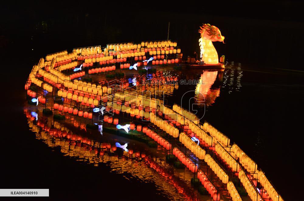 Golden Snake Lantern Boat in Zhangzhou