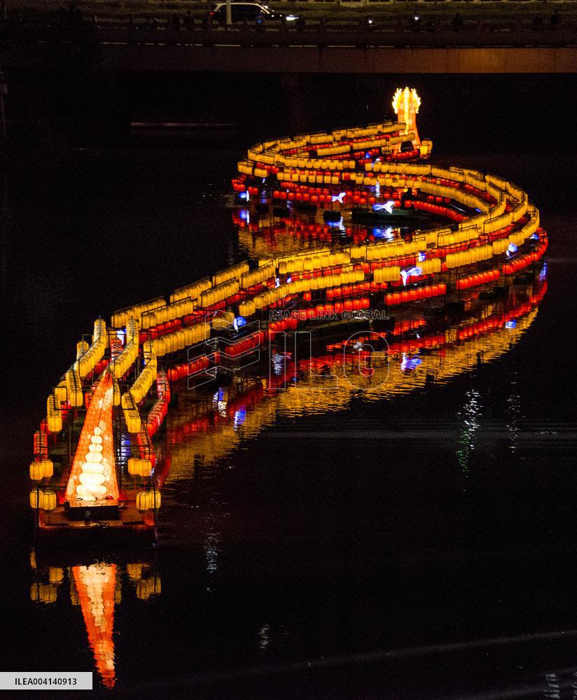 Golden Snake Lantern Boat in Zhangzhou