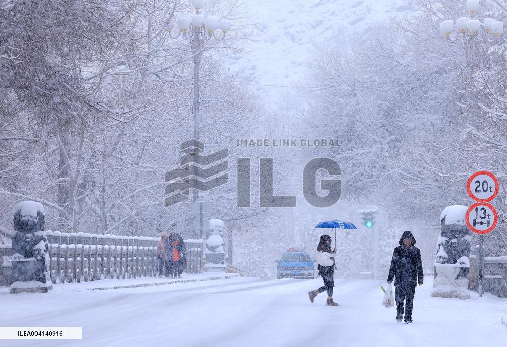 Heavy Snow Hit Altay
