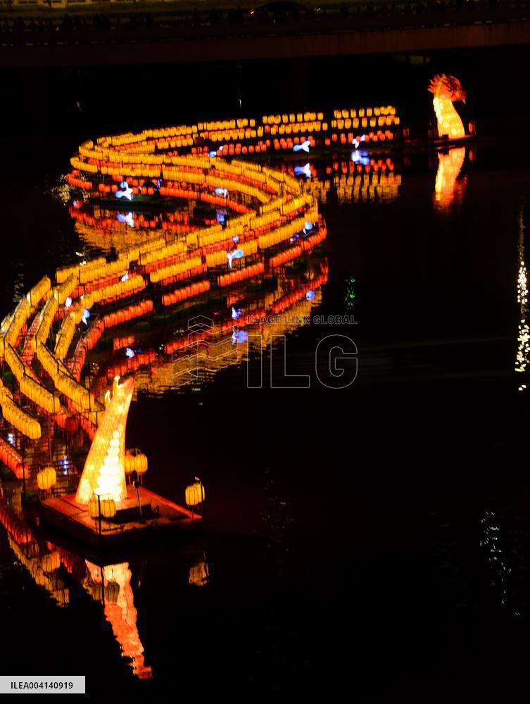 Golden Snake Lantern Boat in Zhangzhou