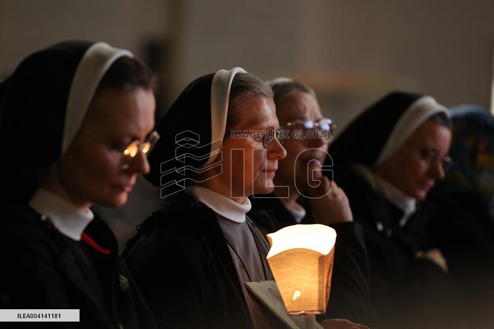 Cardinal Czerny Leads The Rosary For The Pope's Health - Vatican
