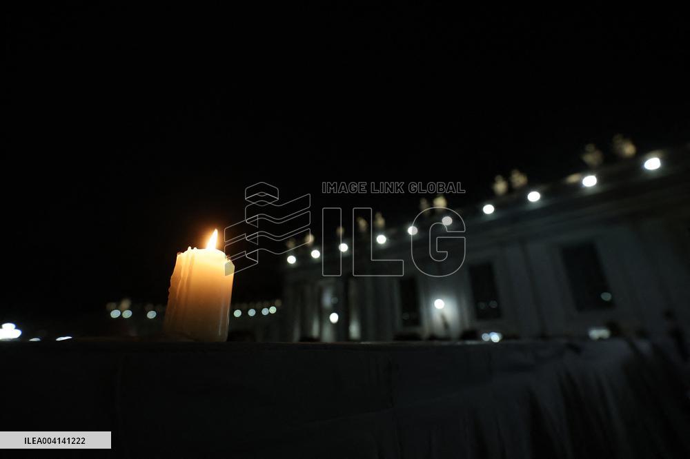 Cardinal Czerny Leads The Rosary For The Pope's Health - Vatican