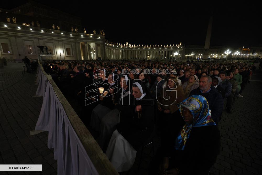 Cardinal Czerny Leads The Rosary For The Pope's Health - Vatican