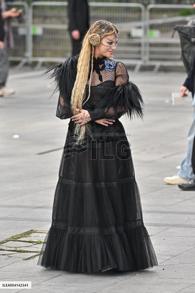 PFW Valentino Outside Arrivals