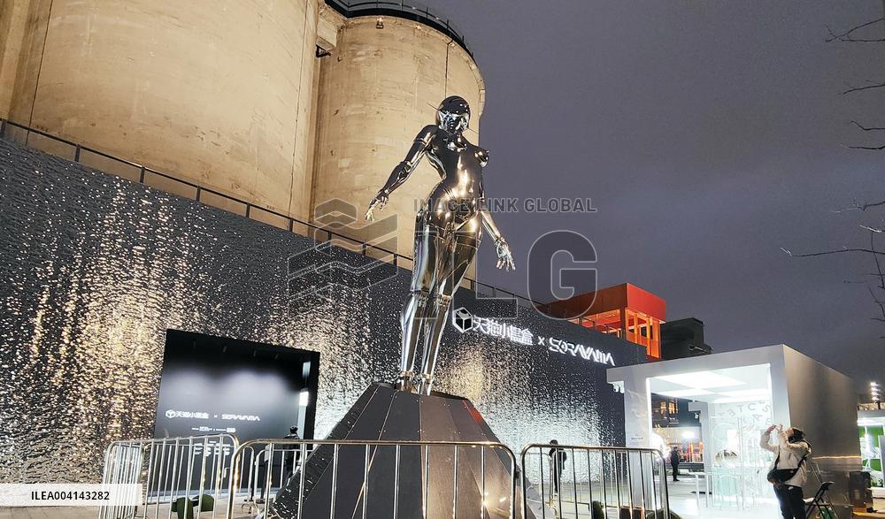 Japanese Artist Hajime Sorayama's Sexy Robot Metal Sculpture