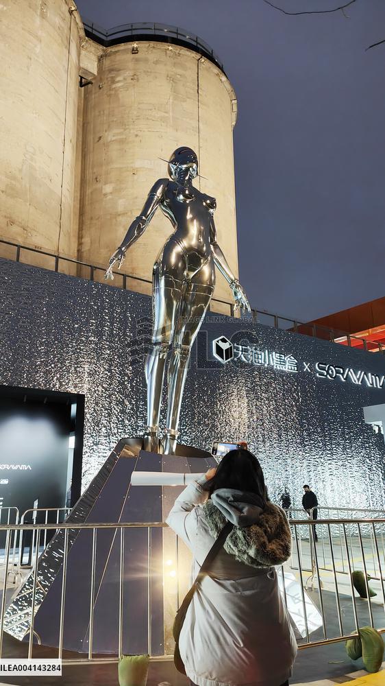 Japanese Artist Hajime Sorayama's Sexy Robot Metal Sculpture