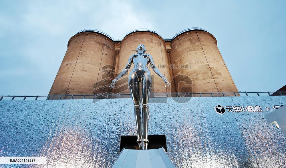 Japanese Artist Hajime Sorayama's Sexy Robot Metal Sculpture