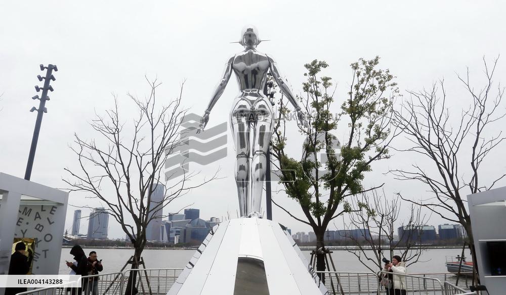 Japanese Artist Hajime Sorayama's Sexy Robot Metal Sculpture