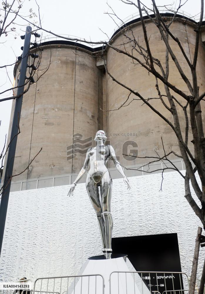 Japanese Artist Hajime Sorayama's Sexy Robot Metal Sculpture