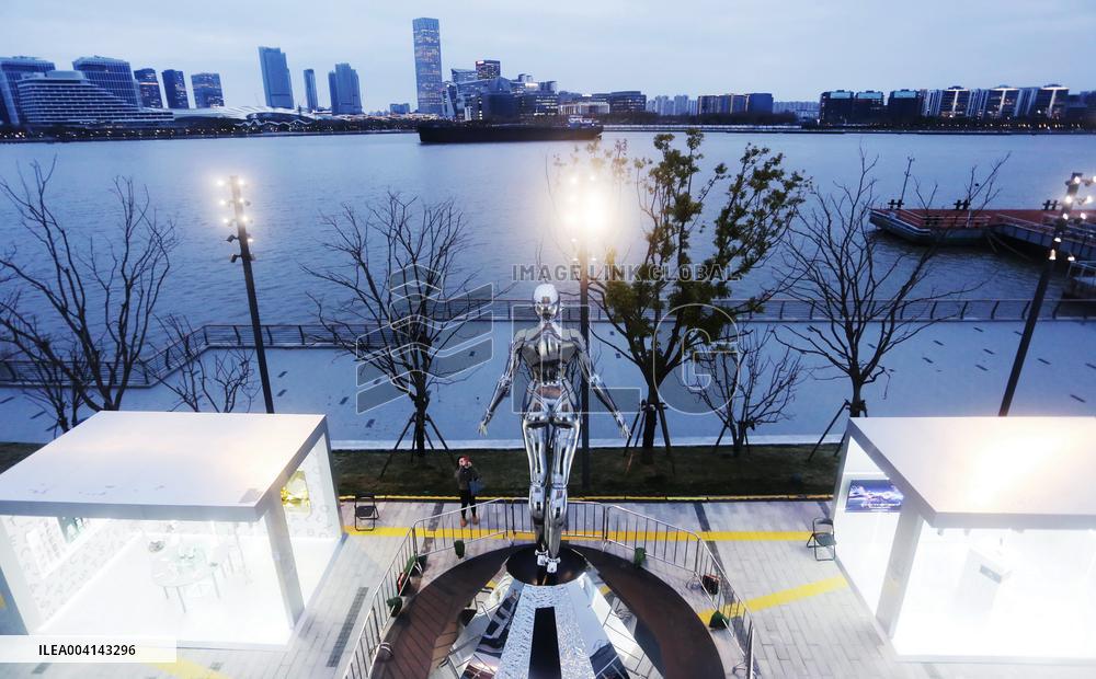 Japanese Artist Hajime Sorayama's Sexy Robot Metal Sculpture