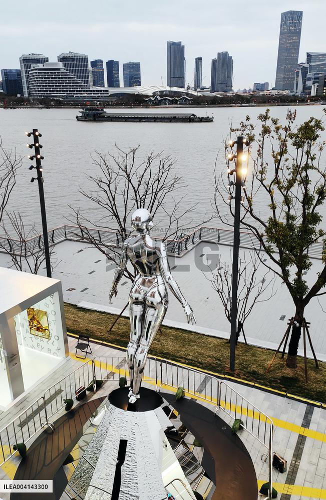 Japanese Artist Hajime Sorayama's Sexy Robot Metal Sculpture