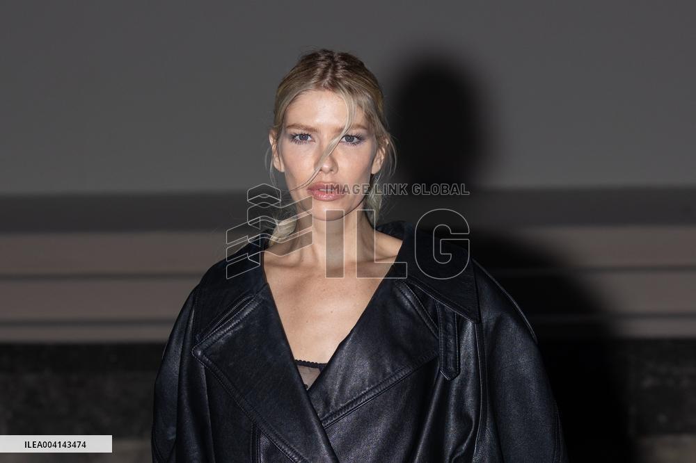 PFW - Balenciaga PAP - Arrivals NB