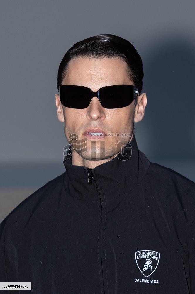 PFW - Balenciaga PAP - Arrivals NB