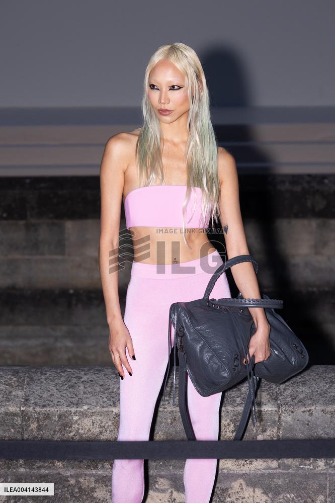 PFW - Balenciaga PAP - Arrivals NB