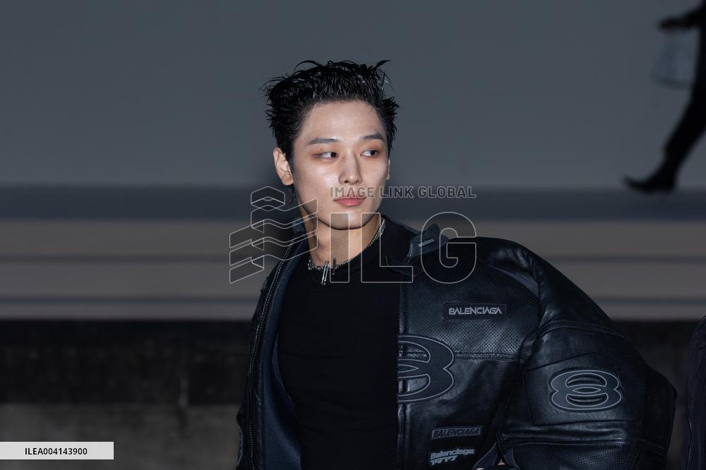 PFW - Balenciaga PAP - Arrivals NB