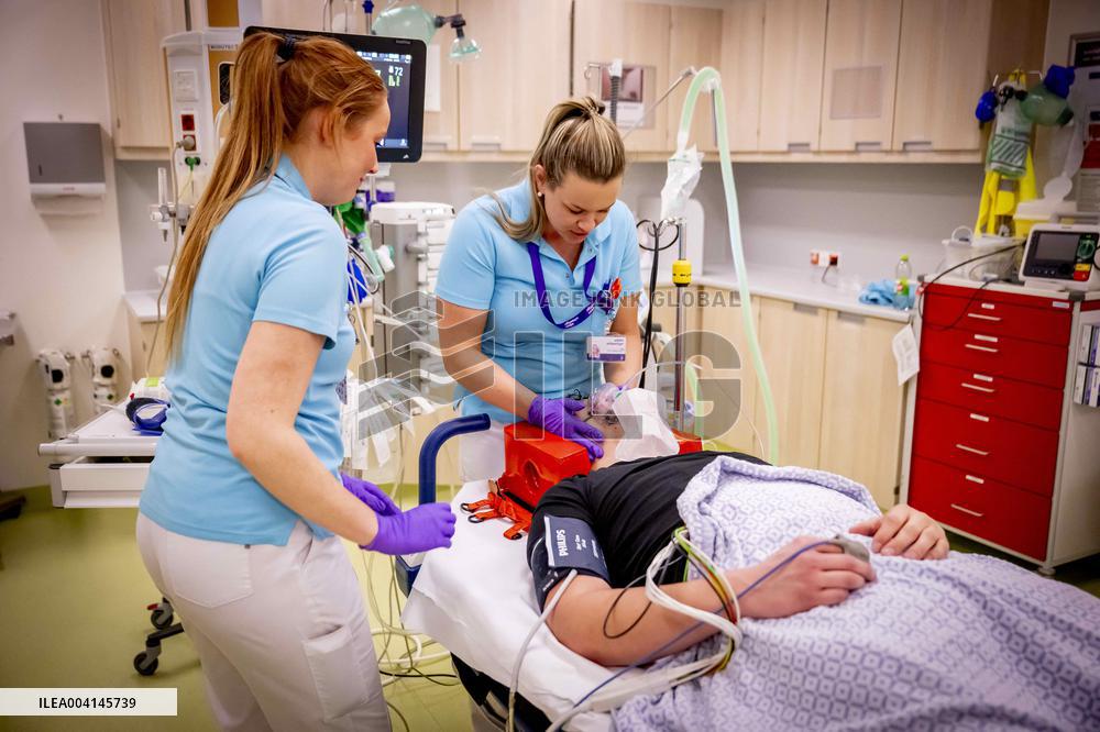 Illustration Dordrecht Hospital 24/7 Emergency Care in Action - Netherlands