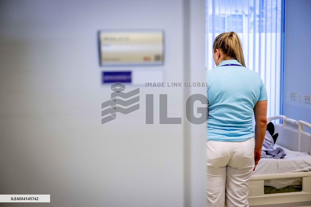 Illustration Dordrecht Hospital 24/7 Emergency Care in Action - Netherlands