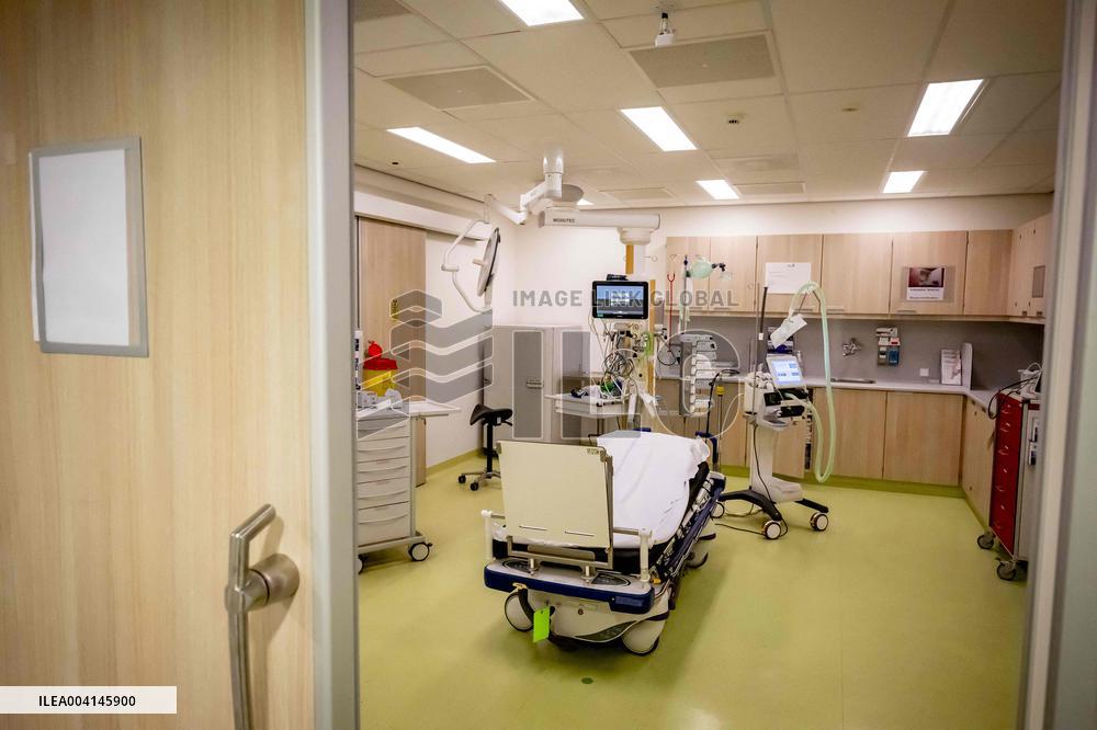 Illustration Dordrecht Hospital 24/7 Emergency Care in Action - Netherlands