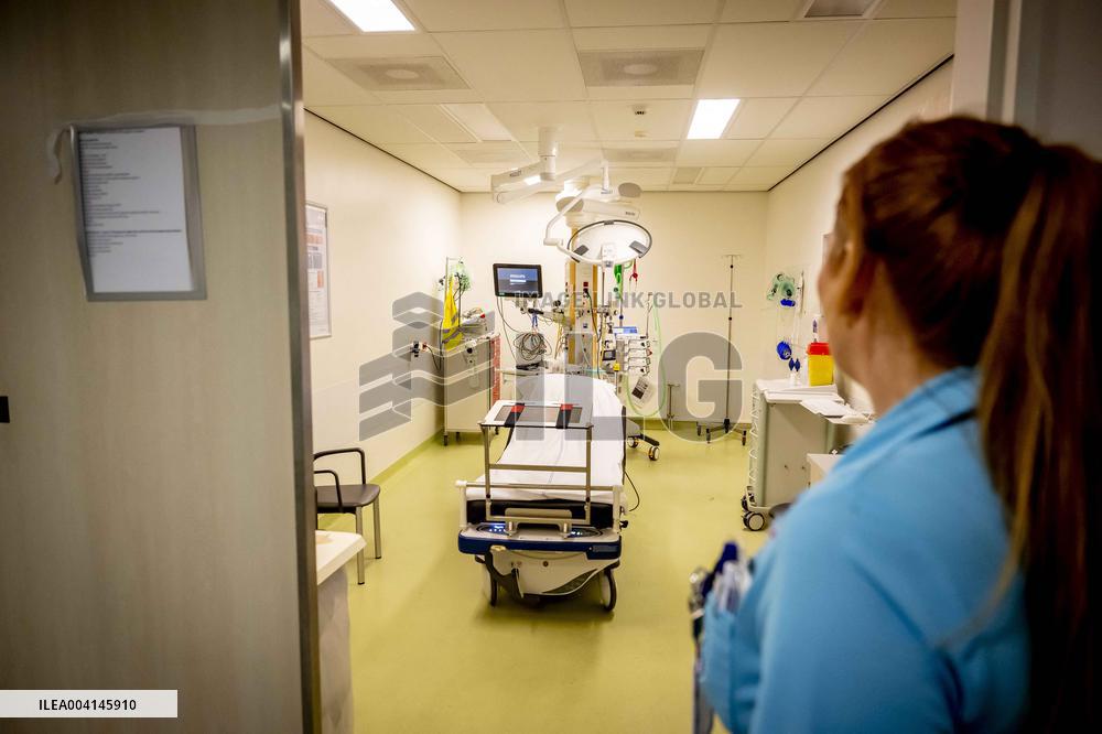 Illustration Dordrecht Hospital 24/7 Emergency Care in Action - Netherlands