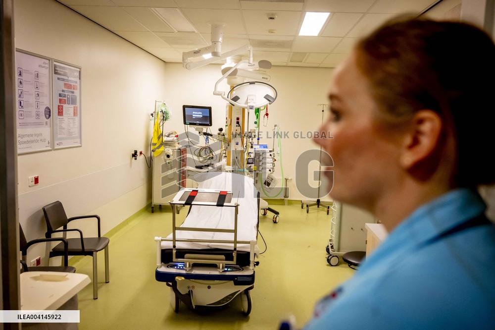 Illustration Dordrecht Hospital 24/7 Emergency Care in Action - Netherlands