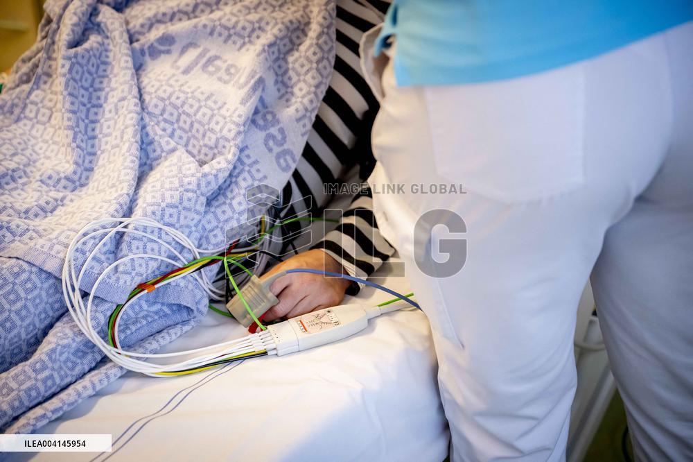 Illustration Dordrecht Hospital 24/7 Emergency Care in Action - Netherlands