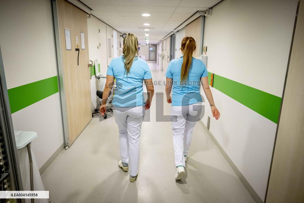 Illustration Dordrecht Hospital 24/7 Emergency Care in Action - Netherlands