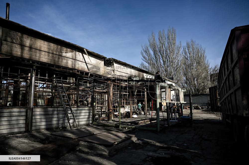 Repairing volunteer workshop in Zaporizhzhia after Russian drone attack
