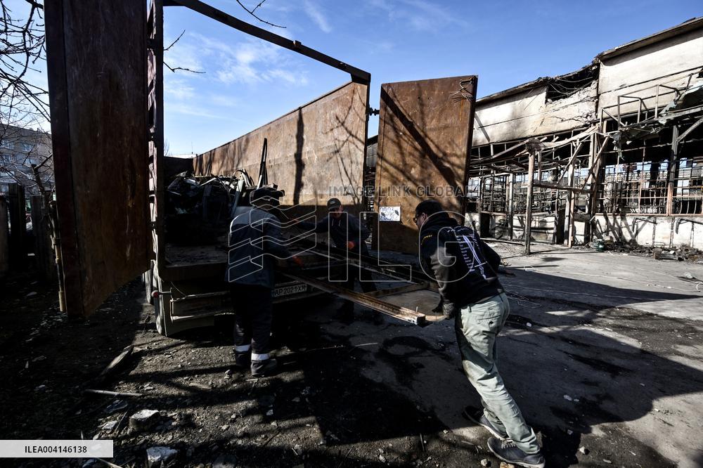 Repairing volunteer workshop in Zaporizhzhia after Russian drone attack