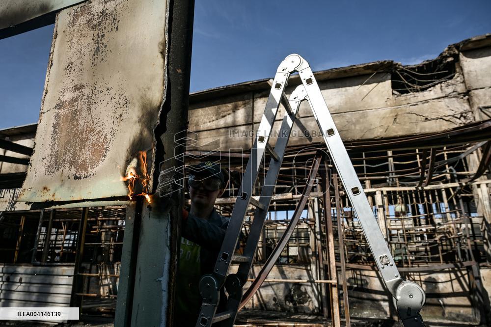 Repairing volunteer workshop in Zaporizhzhia after Russian drone attack