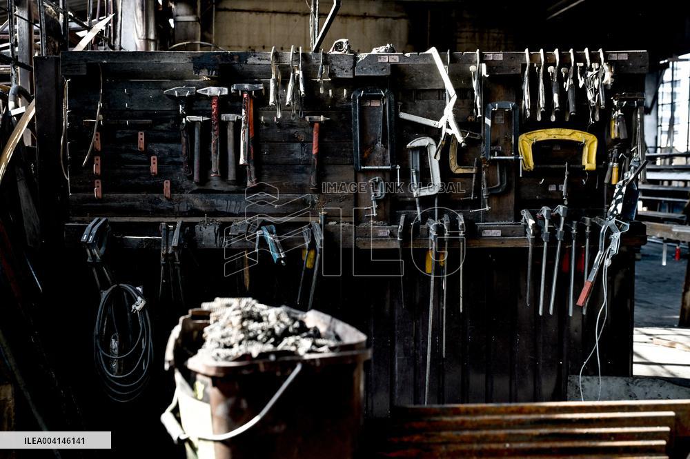 Repairing volunteer workshop in Zaporizhzhia after Russian drone attack